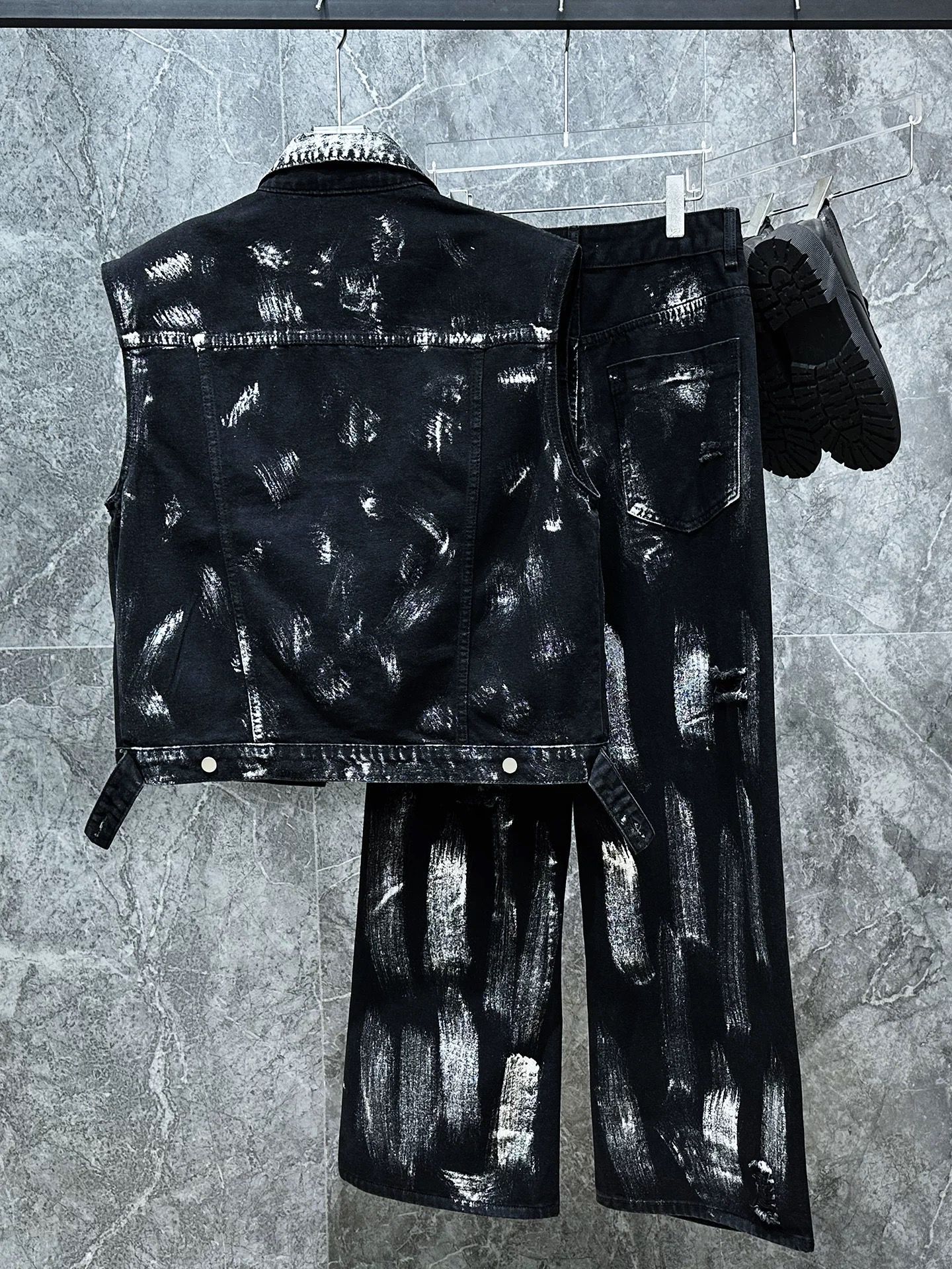 Men's Ripped Jeans Two-piece S - đánh giá và giá Men'S Fashion Vest With Jeans